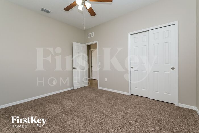 Building Photo - 8741 Hinsdale Heights Dr
