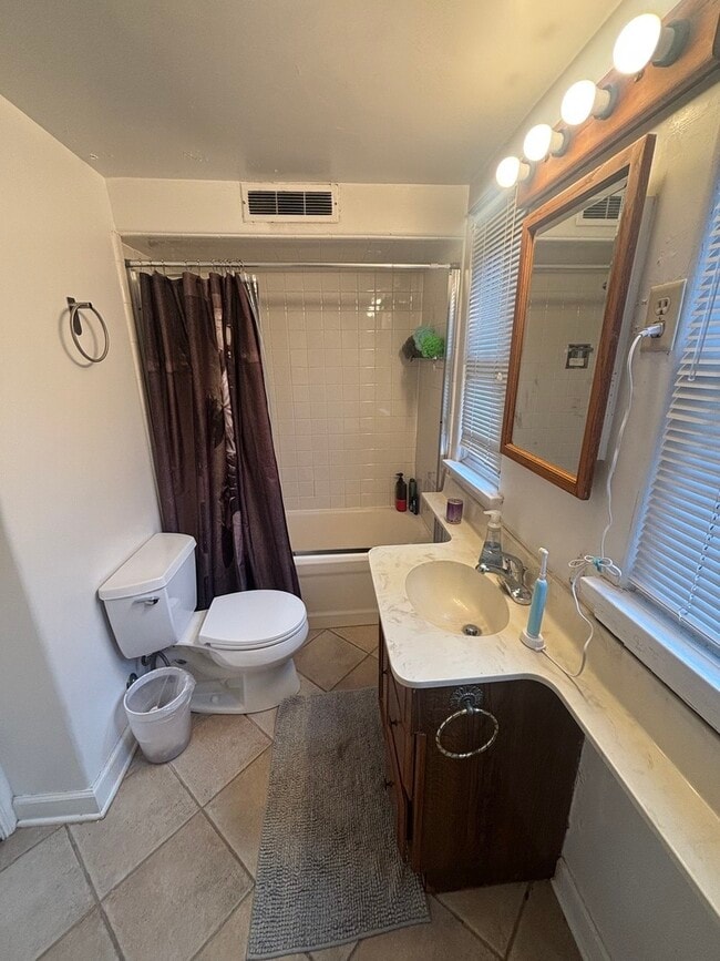 Building Photo - 290 Elm Park Ave