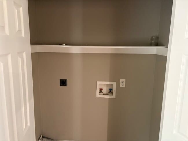 Building Photo - 352 Morton Ave