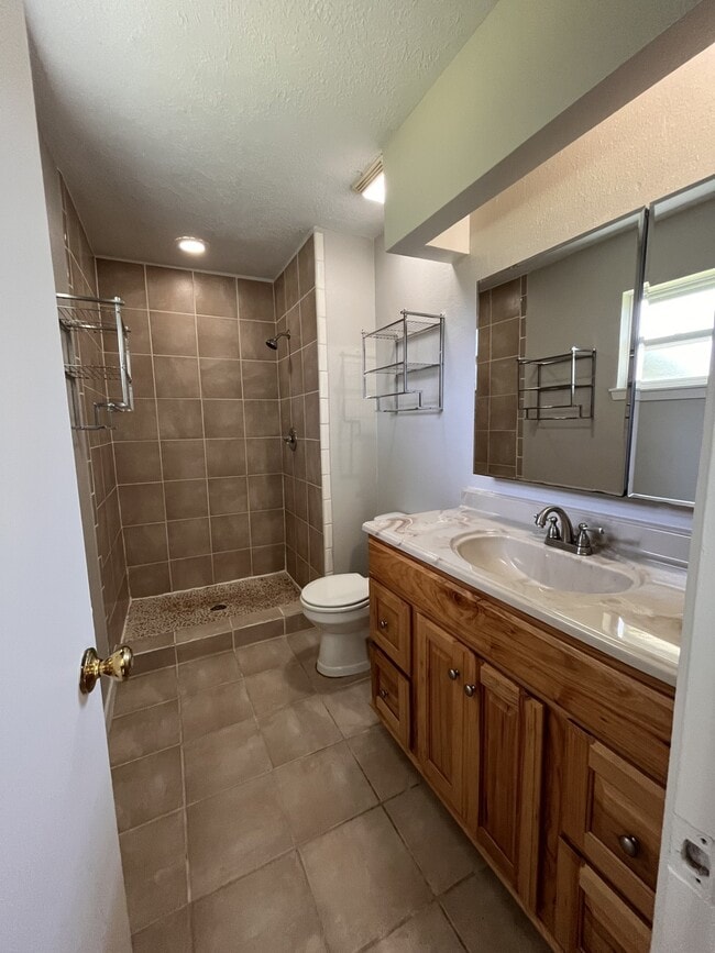 Building Photo - 16450 Hibiscus Ln