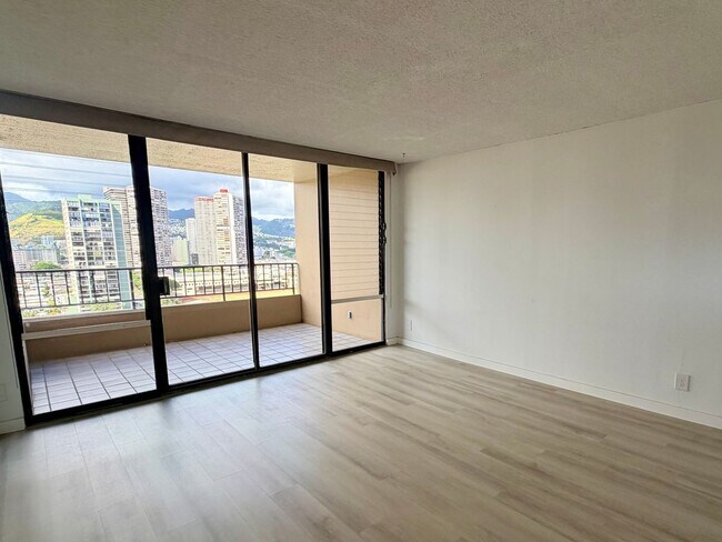 Building Photo - 2121 Ala Wai Blvd