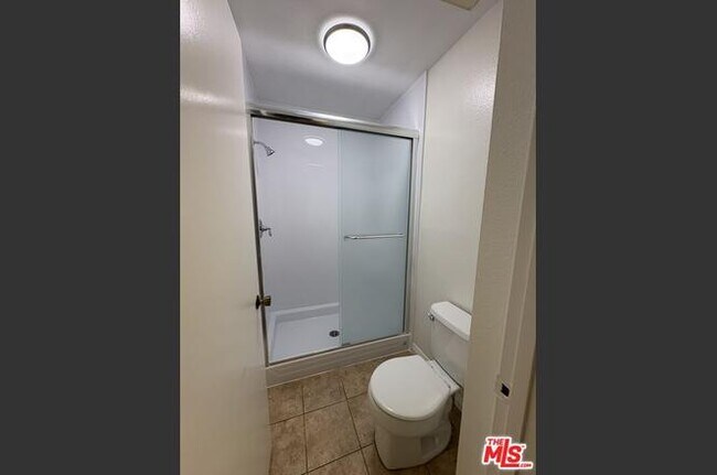 Building Photo - 15207 Magnolia Blvd