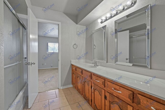 Building Photo - 213 Gregory Dr