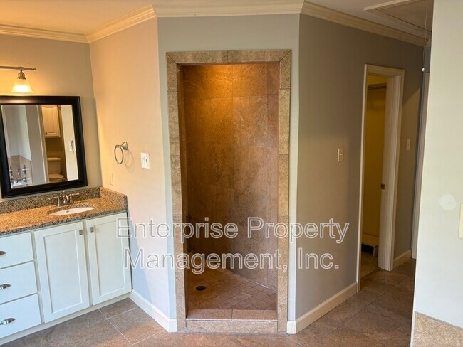 Building Photo - 958 Harbor View Dr
