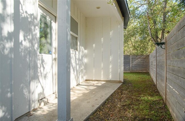 Building Photo - 6325 Ponca St