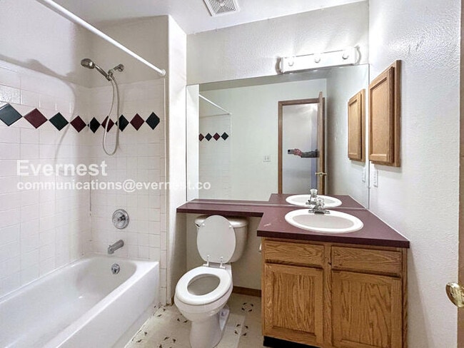 Building Photo - 4409 Cherry Oak Ct