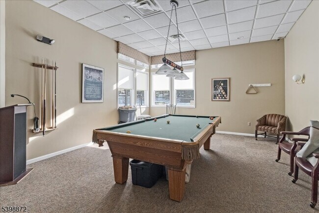 Building Photo - 56 Maple Ln