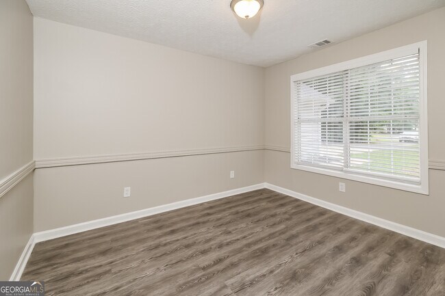 Building Photo - 75 Ashton Pl