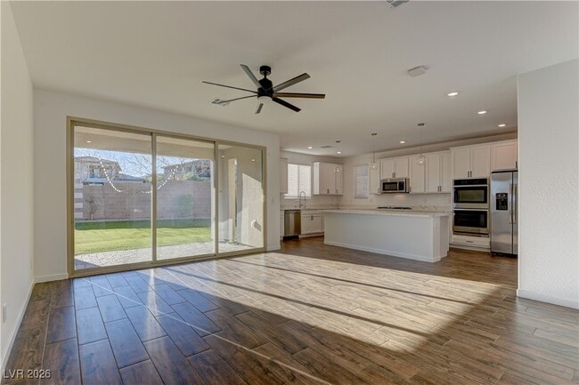 Building Photo - 727 Foreign Reef Wy