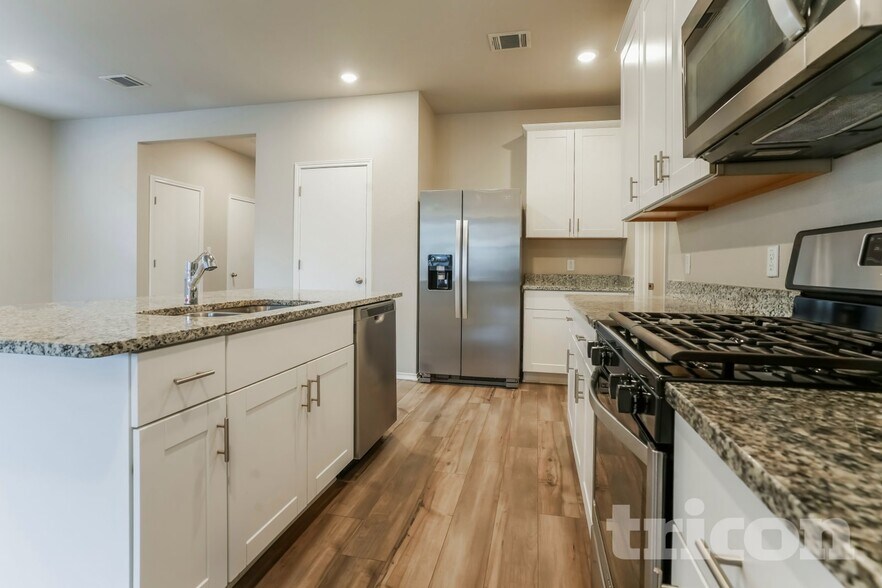 Building Photo - 3524 Stride Ln