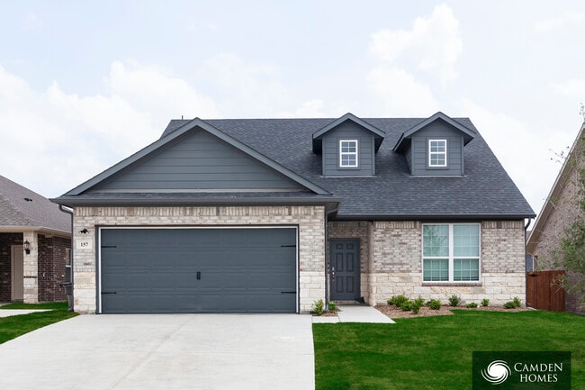 Building Photo - 216 Jardim Ln