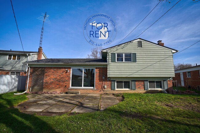 Building Photo - 5093 Spinning Wheel Dr