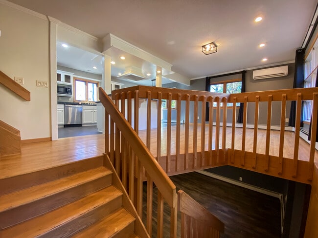 Building Photo - 1606 S Lake Irving Dr SW