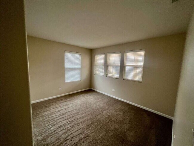 Building Photo - 116 Burgundy Ct