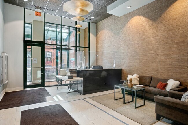 Building Photo - 400 W Ontario St