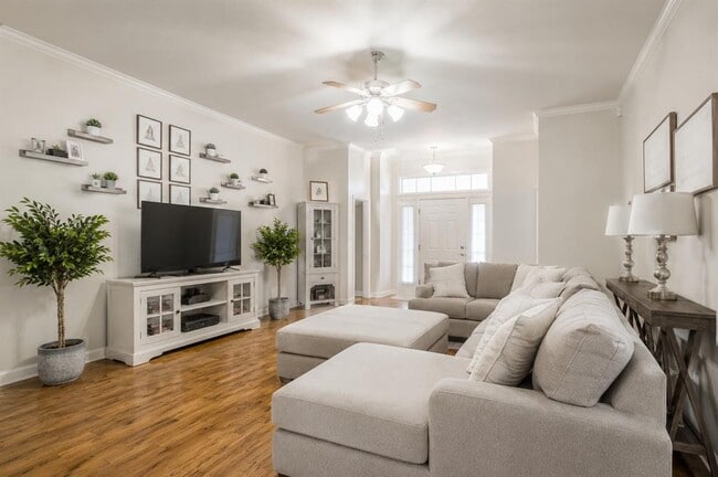 Building Photo - 4869 Del Aire Dr