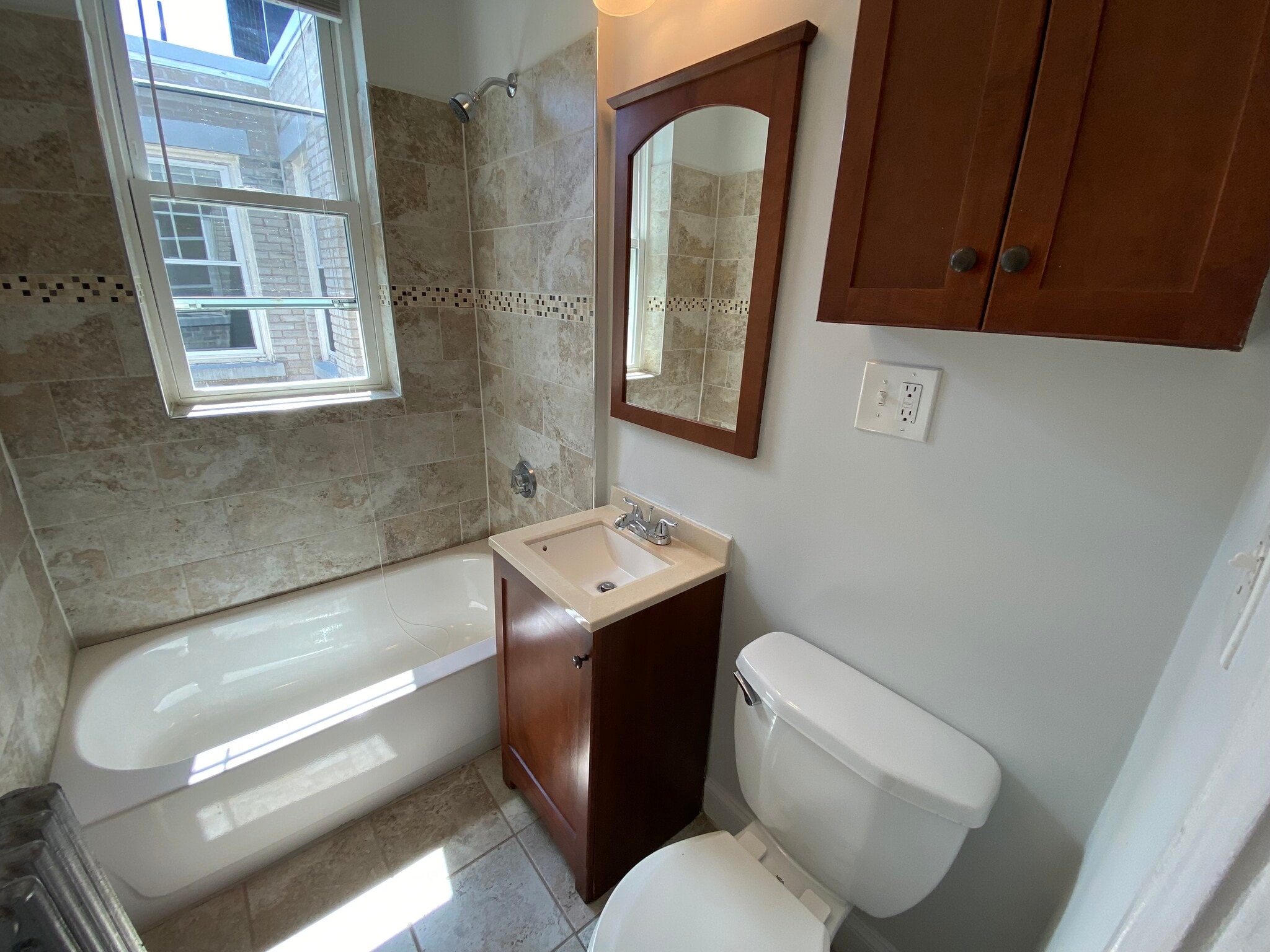 Building Photo - 258 Chestnut Hill Ave