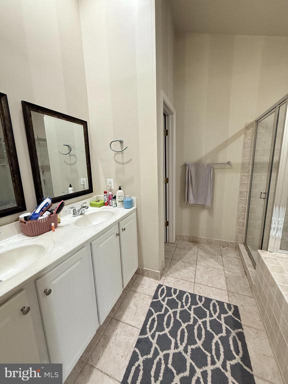 Building Photo - 43225 Highgrove Terrace