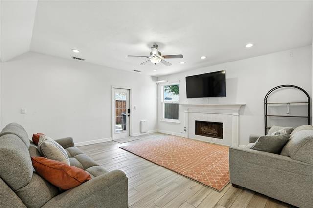 Building Photo - 1314 Pinehurst Dr