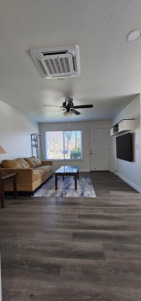 Building Photo - 451 Carneros Ave