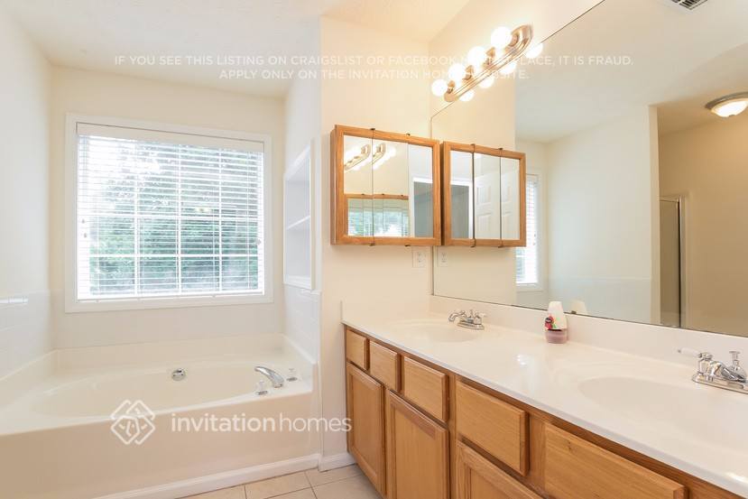 Building Photo - 2631 Conifer Green Way