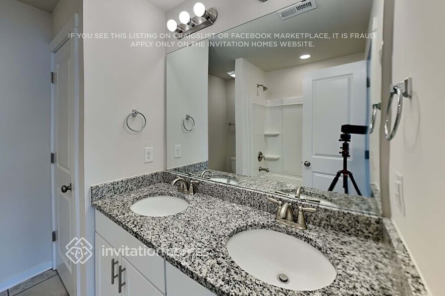 Building Photo - 3023 Ayana Dr