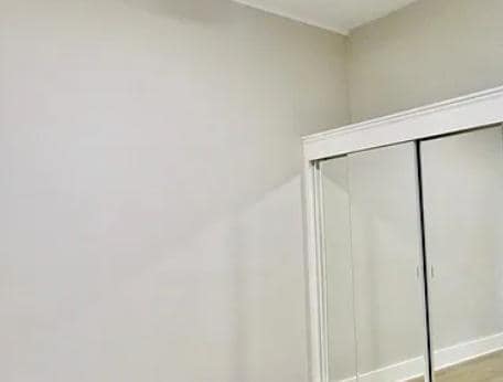 Building Photo - 122 SE Harlow Ave