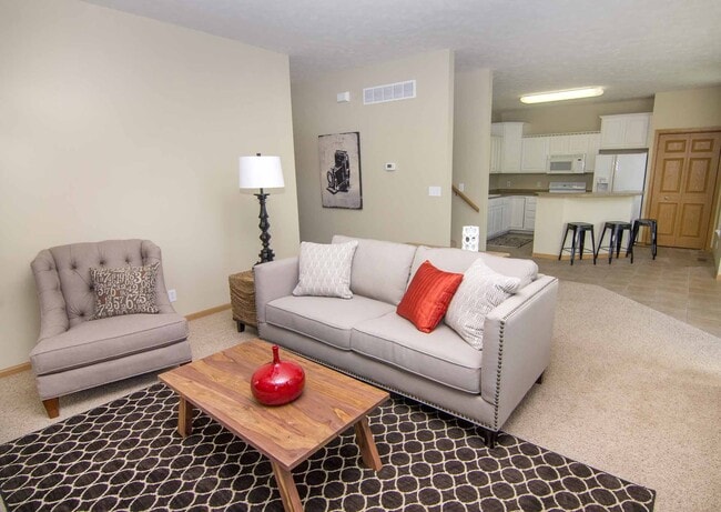 Building Photo - Cascade Pines Duplexes