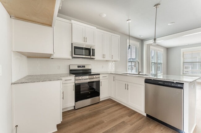 Building Photo - Beautiful New Home