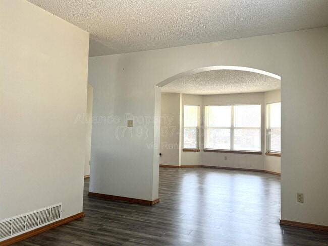 Building Photo - 6436 Peak Vista Cir