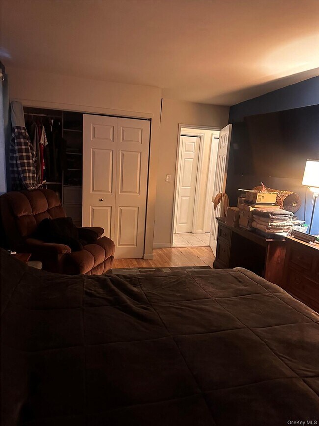 Building Photo - 10 Oakwood Terrace