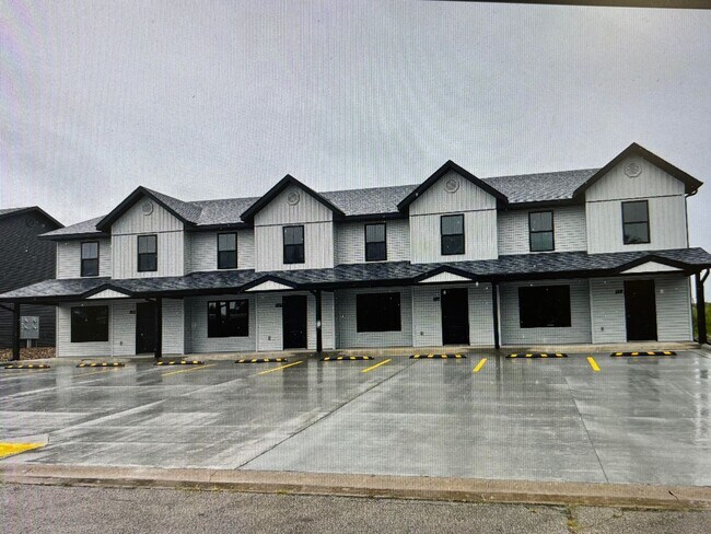 Primary Photo - 3 BEDROOM 2.5 BATHROOM TOWNHOUSE FOR RENT