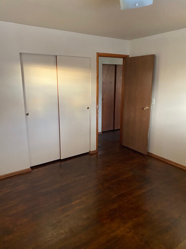 Front bedroom front bedroom exit - 3946 La Rosa Dr