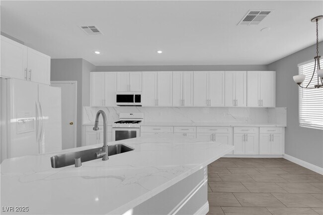 Building Photo - 67 Dogwood Hills St