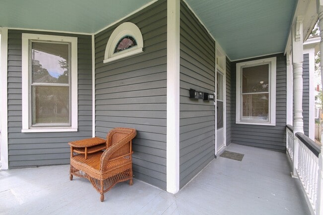 Building Photo - 146 Florida Ave