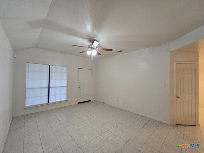 Building Photo - 1411 Nicholas Cir