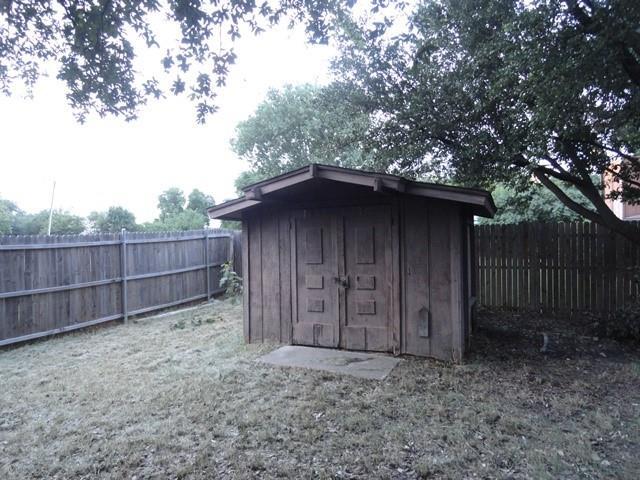 Building Photo - 2610 E Williamsburg Manor