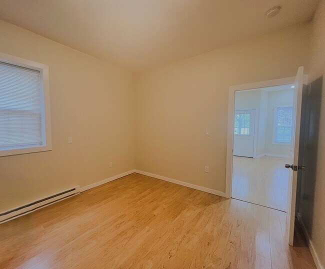 Building Photo - 19 Hoosac St