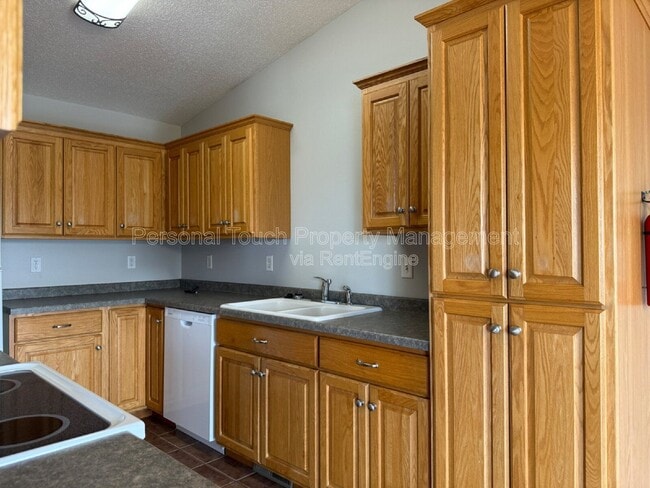 Building Photo - 1143 39th Ave S