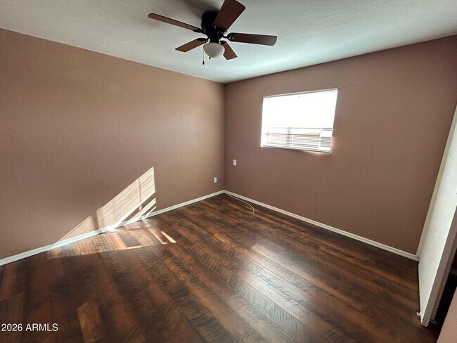 Building Photo - 1955 E 8th St