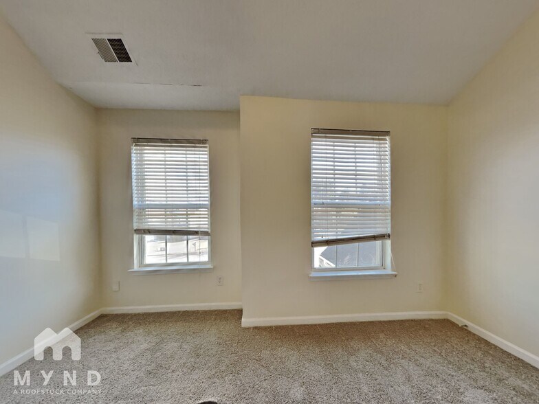 Building Photo - 6099 Trotters Cir