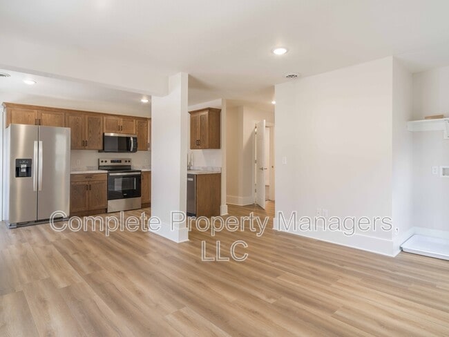 Building Photo - 821 Jefferson Ave