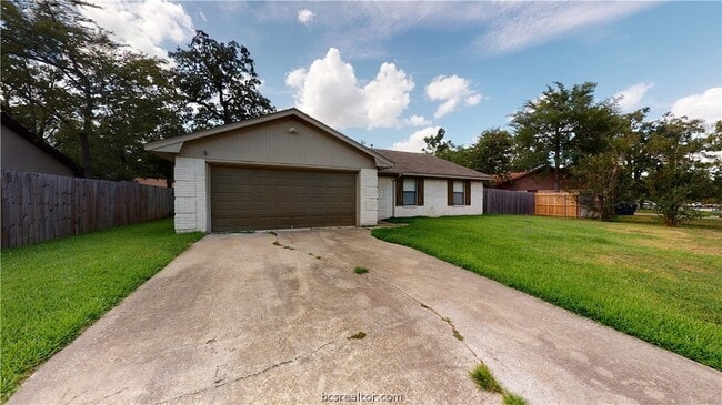 Building Photo - 1003 Val Verde Dr