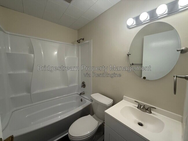 Building Photo - 4352 Sunray Rd