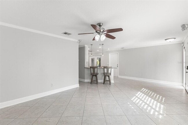 Building Photo - 3059 Hickory Dr