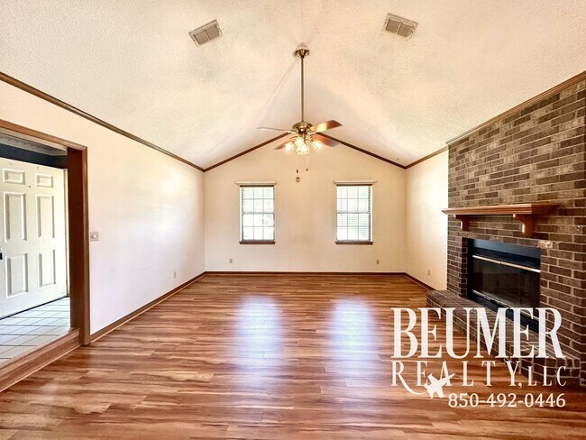Building Photo - Adorable 3bd/2ba Home in SW Pensacola for ...