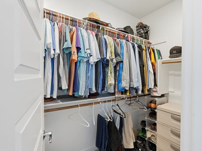 Building Photo - 9712 E Twinkle Ave