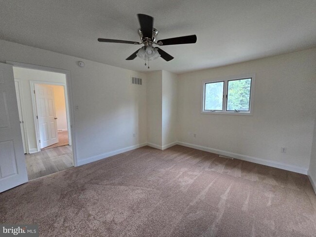 Building Photo - 490 Duck Creek Rd