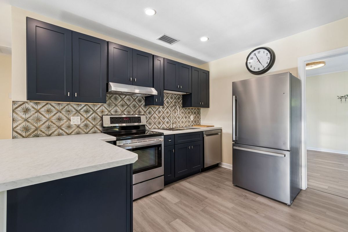 Building Photo - 1101 27th St N