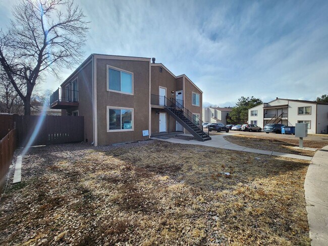 Building Photo - 4615 Picturesque Ct